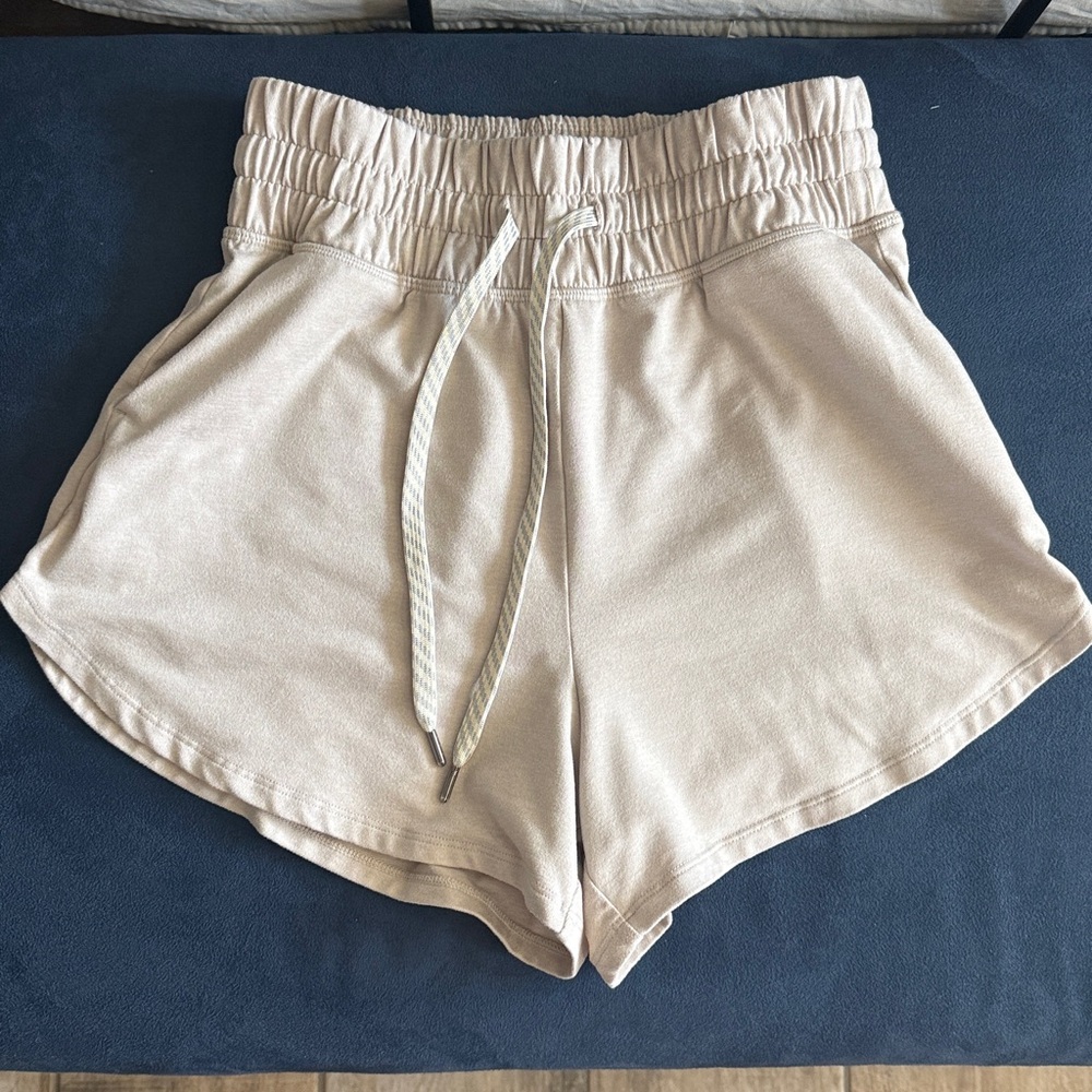 Vuori Light Tan Performance Short